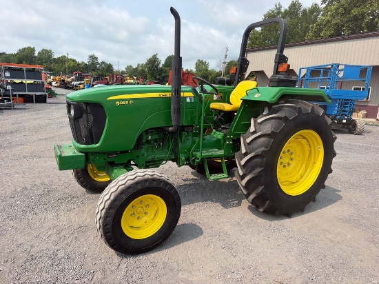 John Deere 5055d Tractor