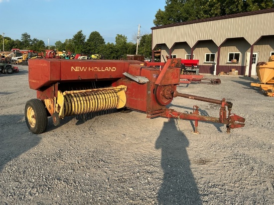 NEW HOLLAND 276 SQ BALER