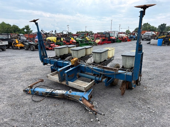 KINZE 4 ROW PLANTER
