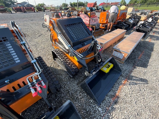 LANDHONOR HT380 MINI SKIDSTEER