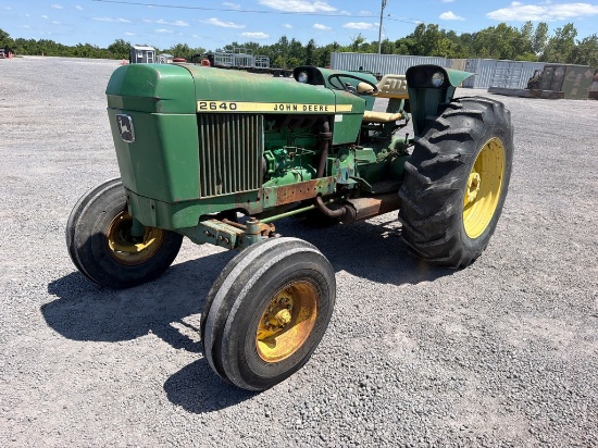 John Deere 2640 Tractor