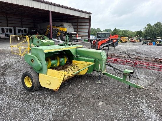 JOHN DEERE 327 SQ BALER W/KICKER