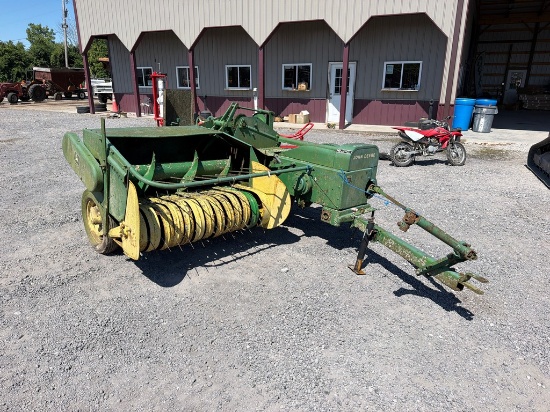 JOHN DEERE 24T SQ BALER