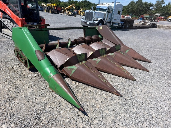 John Deere 444 Corn Head