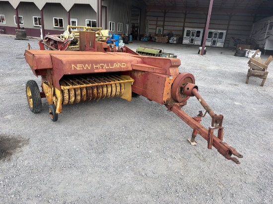 NEW HOLLAND 273 SQ BALER
