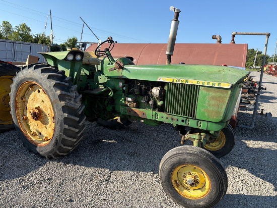 John Deere 2520 Tractor