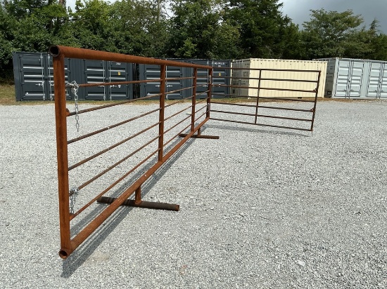 1) 24' HD FREE STANDING LIVESTOCK PANEL WITH SWING GATE