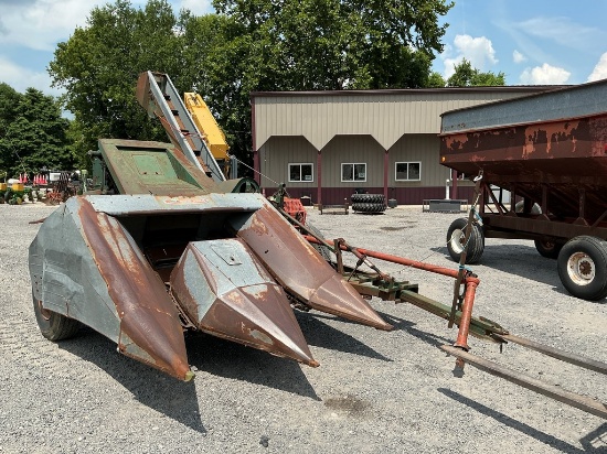 NEW IDEA 324 CORN PICKER