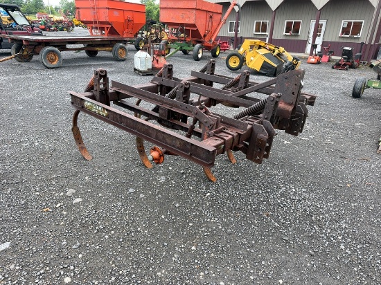 GLENCOE 7 SHANK CHISEL PLOW