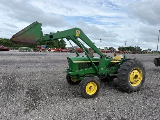 John Deere 2030 W/Loader