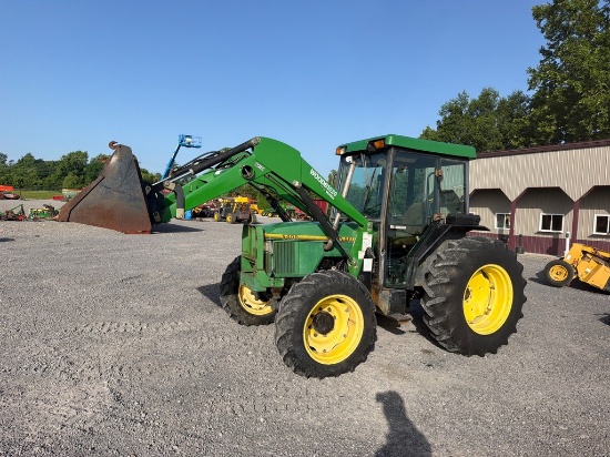 John Deere 5400 W/Loader