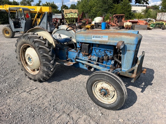 Ford 2000 Tractor