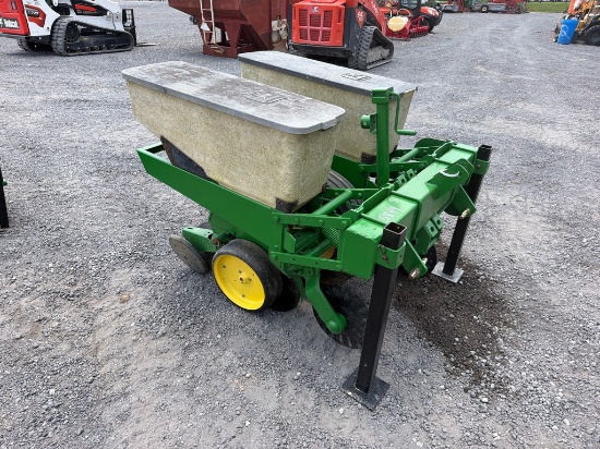 JOHN DEERE 7000 2 ROW PLANTER