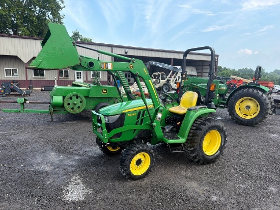JOHN DEERE 3025E TRACTOR W/LOADER