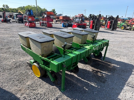 JOHN DEERE 4 ROW NO TILL PLANTER