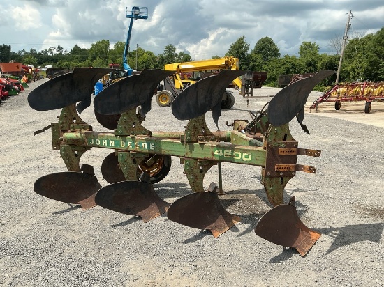 JOHN DEERE 4600 ROLL OVER PLOW