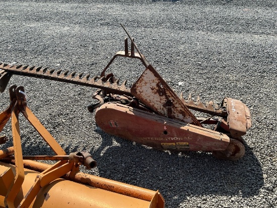 IH 1300 SICKLE MOWER