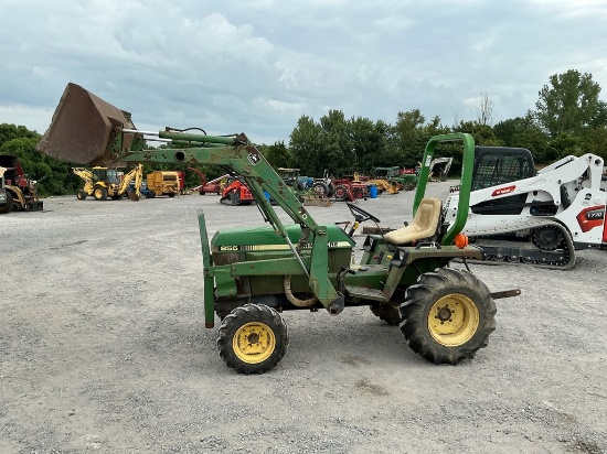 John Deere 855 W/Loader