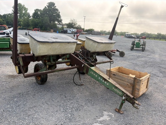 JOHN DEERE 7000 4X PLANTER