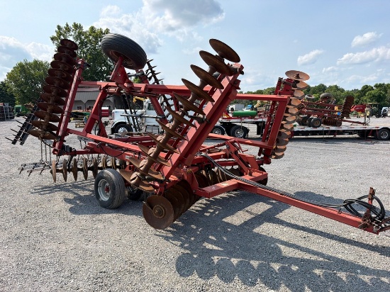 24' CASE 3900 DISC W/DRAG
