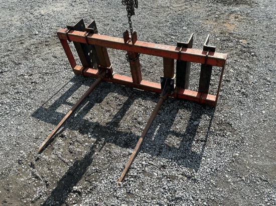 UNIVERSAL 2 PRONG BALE SPEAR