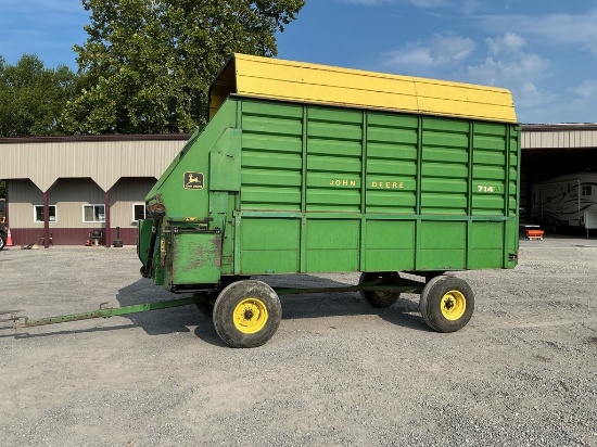 John Deere 714a Silage Wagon