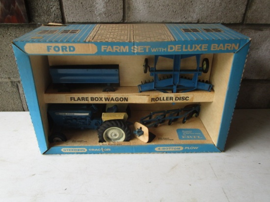 Ford Farm Set NIB