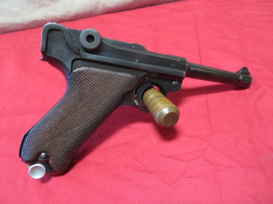 Guns & Ammo - Winchester, S&W, Browning, WWII guns
