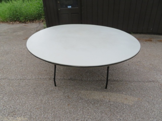 (6) 72" plastic folding tables