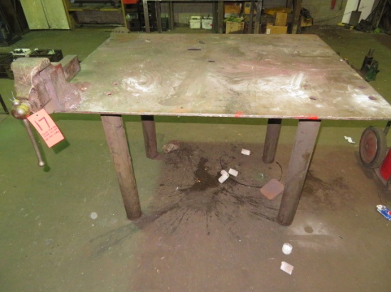 Steel fabricating table w/vise