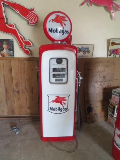 Wayne Mobil Gas Pump