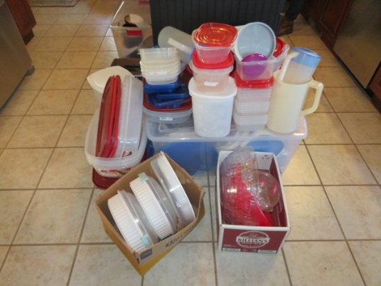 Large Lot of Plastic Ware
