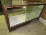 Display Case - 60