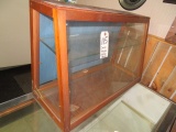 Small Display case - 30