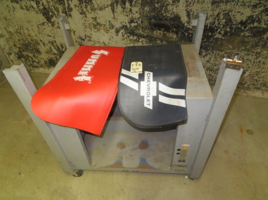 Metal rolling stand, Fender pads