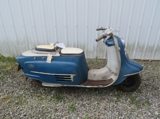 Fuji Rabbit Motor Scooter - NO TITLE
