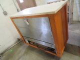 Popcorn making cabinet