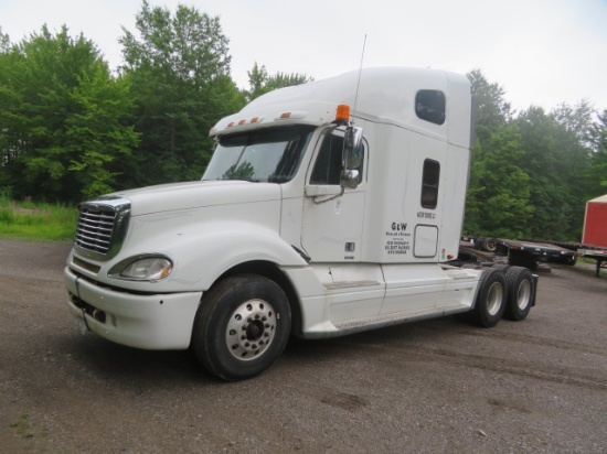 2006 Freightliner Columbia Sleeper Semi Tractor