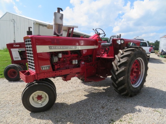 IH Farmall 826 Diesel NF tractor