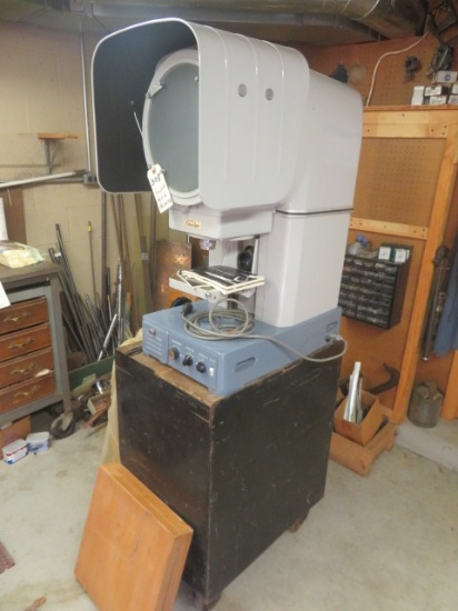 Fowler Profile Projector with stand