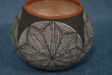 DETAILED ACOMA POT!