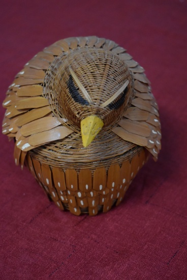 WOVEN QUAIL BASKET WITH LID 10 IN.!