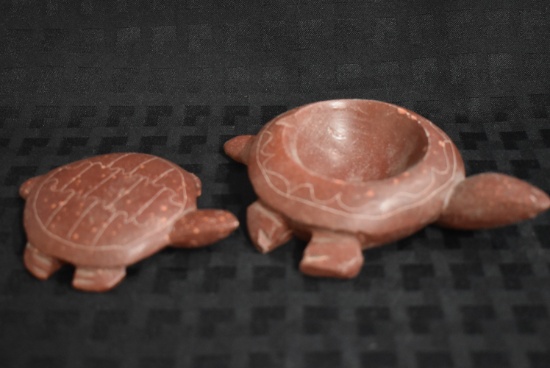 NATIVE AMERICAN SIGNED PAIR OF STONE TURTLES!