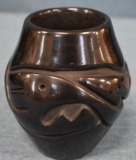 SIGNED NATIVE AMERICAN POTTERY VASE!