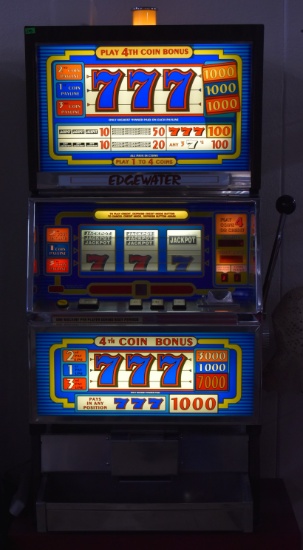 LUCKY 7'S SLOT MACHINE!