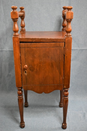 VINTAGE SMOKE STAND!