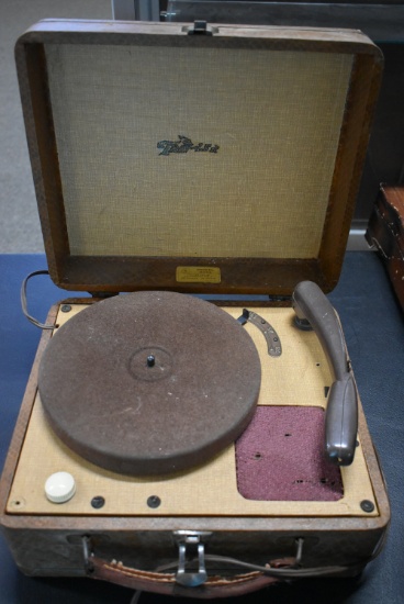 TRAV-LER RECORD PLAYER!