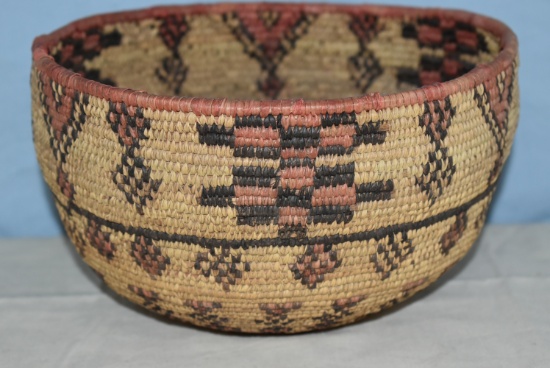 INCREDIBLE NATIVE AMERICAN BASKET!