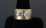 STUNNING 14KT GOLD AND DIAMOND RING!