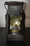 EXCEPTIONAL OIL LAMP!